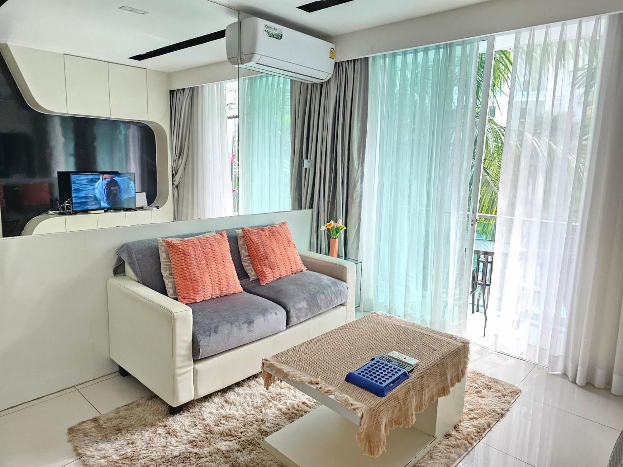 City Center Residents Pattaya Room photo